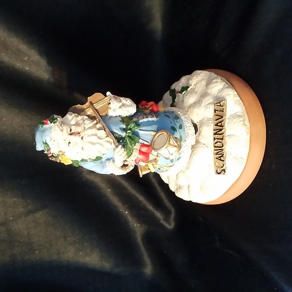 SANTA COOKIE PRESS FIGURINE Scandinavia Candle with Holly - Picture 1 of 7